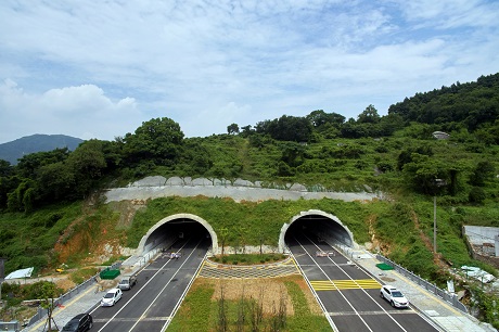 交通工程：溫州新雙南線吹臺山隧道獲浙江省市政公用標化工地